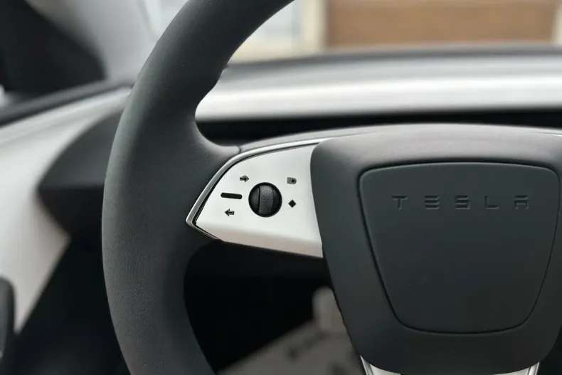 Tesla Model 3 din 2024 cu 66.734 km - oferta TES211784 - foto 28