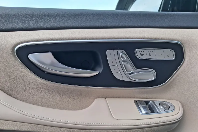 Mercedes-Benz V din 2025 cu 5.000 km - oferta MER211796 - foto 12