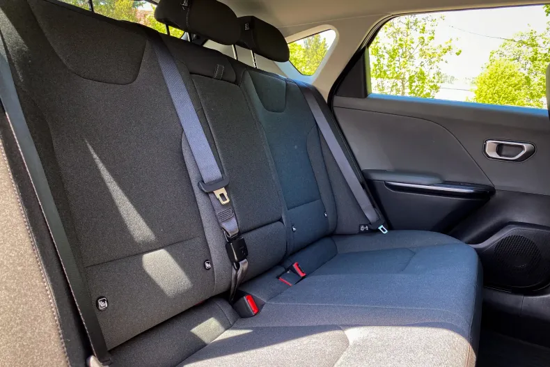 Kia K4 din 2025 cu 900 km - oferta KIA211799 - foto 11