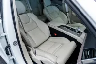 Volvo XC90 din 2023 cu 32.481 km - oferta VOL211815 - foto 8