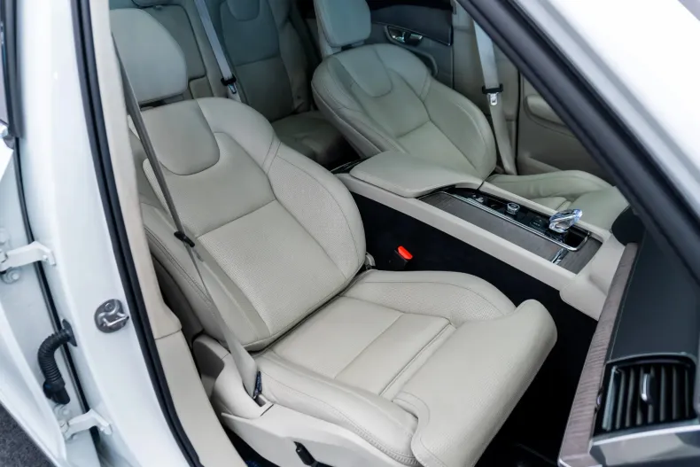 Volvo XC90 din 2023 cu 32.481 km - oferta VOL211815 - foto 8