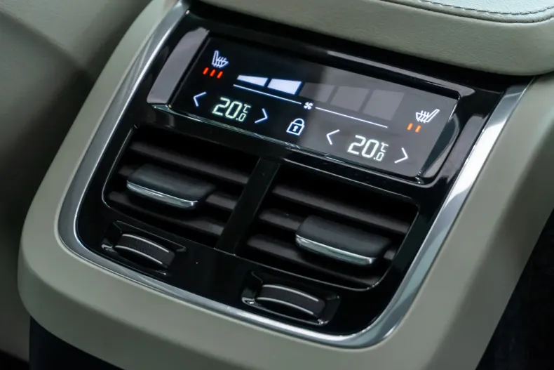 Volvo XC90 din 2023 cu 32.481 km - oferta VOL211815 - foto 24
