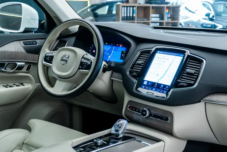 Volvo XC90 din 2023 cu 32.481 km - oferta VOL211815 - foto 40