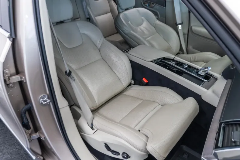 Volvo XC90 din 2023 cu 63.305 km - oferta VOL211817 - foto 8