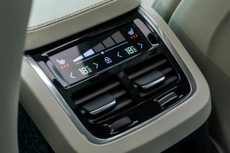 Volvo XC90 din 2023 cu 63.305 km - oferta VOL211817 - foto 20