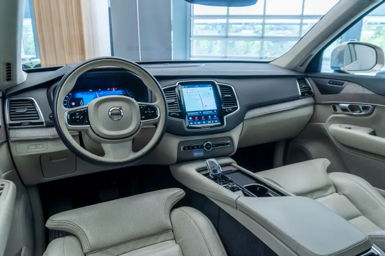 Volvo XC90 din 2023 cu 63.305 km - oferta VOL211817 - foto 26