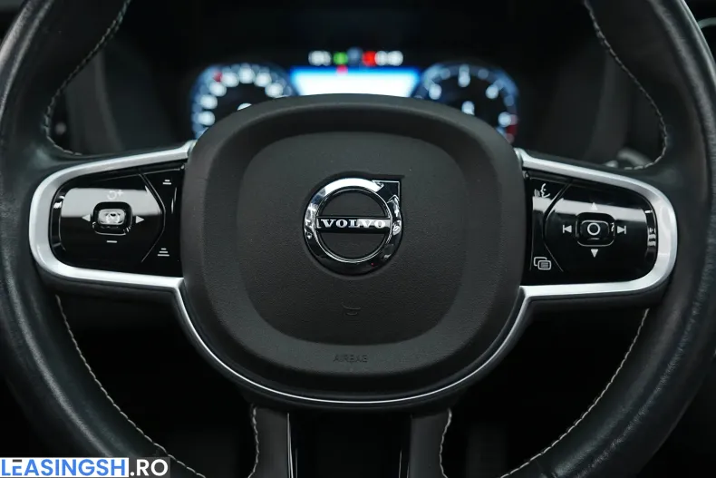 Volvo XC60 din 2021 cu 65.000 km - oferta VOL211821 - foto 24