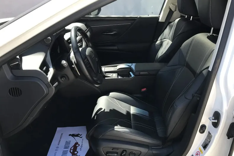 Lexus Seria ES din 2020 cu 107.828 km - oferta LEX211849 - foto 13