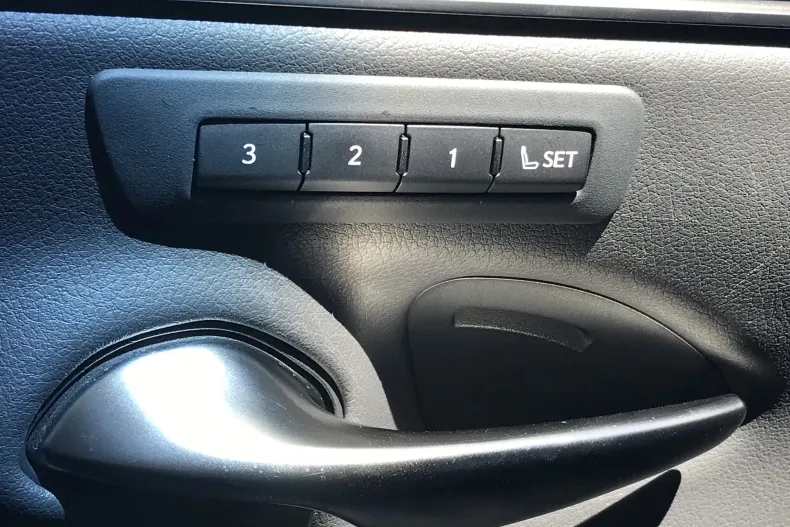 Lexus Seria ES din 2020 cu 107.828 km - oferta LEX211849 - foto 25