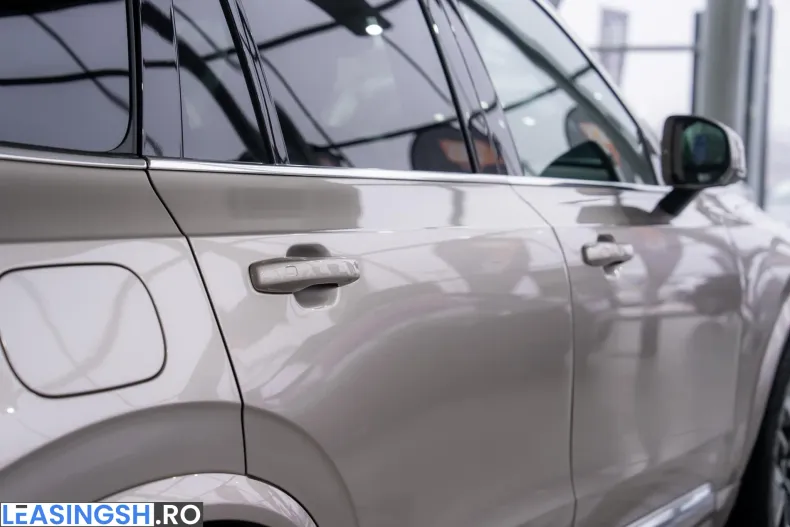 Volvo XC90 din 2025 cu 36.100 km - oferta VOL211867 - foto 13