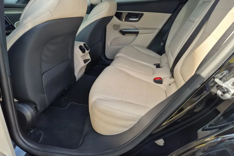 Mercedes-Benz GLC din 2022 cu 57.840 km - oferta MER211896 - foto 20