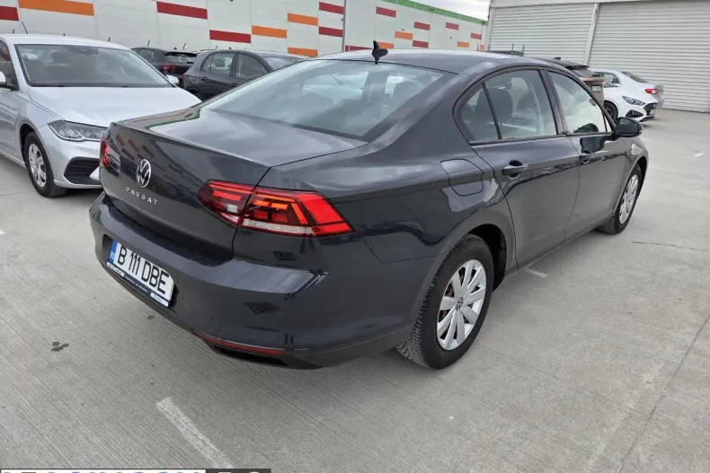 Volkswagen Passat din 2021 cu 43.015 km - oferta VOL211898 - foto 3