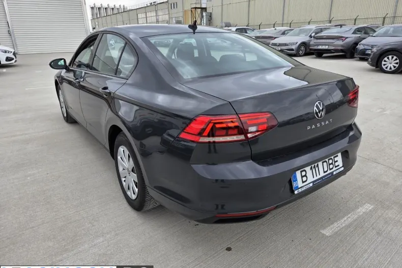 Volkswagen Passat din 2021 cu 43.015 km - oferta VOL211898 - foto 4