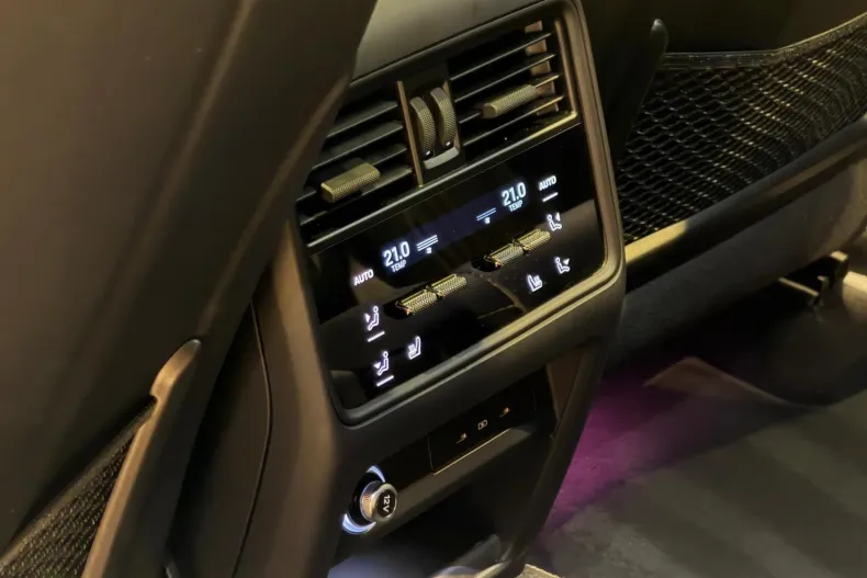 Porsche Cayenne Coupe din 2023 cu 28.000 km - oferta POR211924 - foto 36
