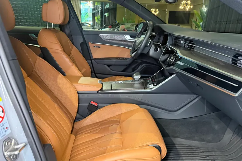 Audi RS6 din 2021 cu 67.000 km - oferta AUD211927 - foto 28