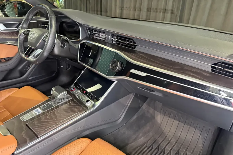 Audi RS6 din 2021 cu 67.000 km - oferta AUD211927 - foto 29