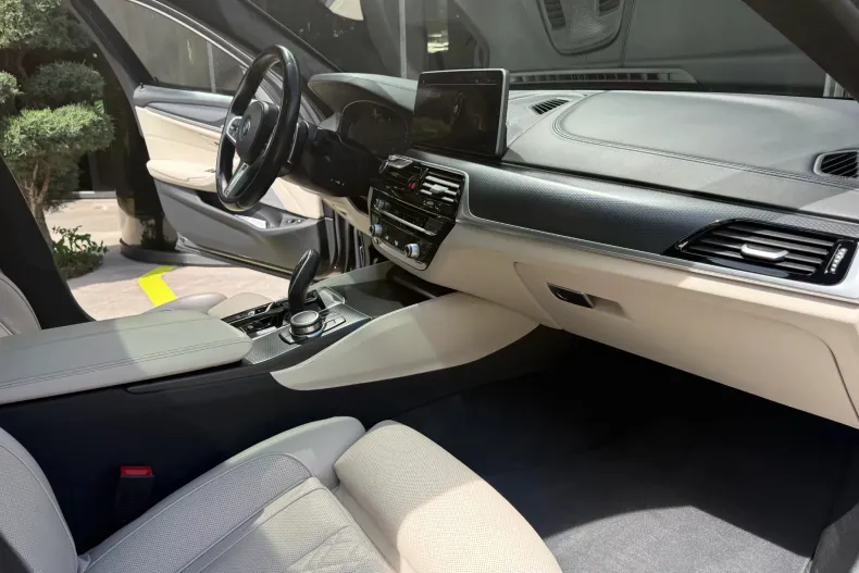 BMW 545e (Seria 5) din 2022 cu 69.162 km - oferta BMW211928 - foto 14