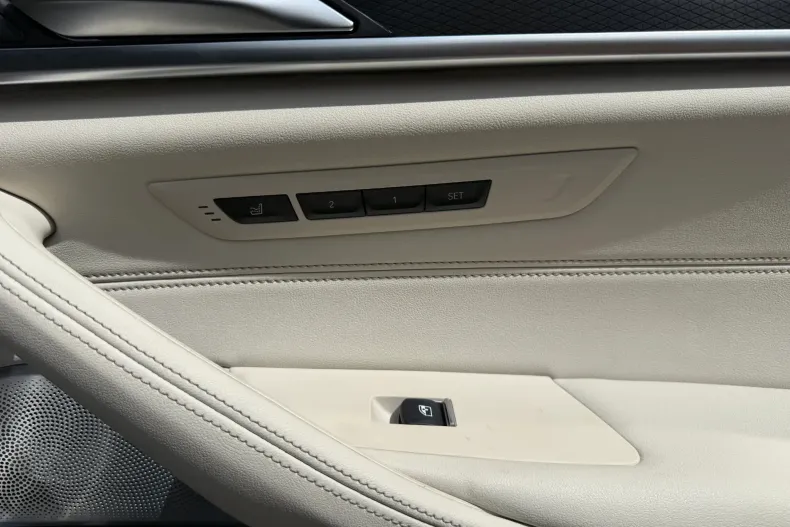 BMW 545e (Seria 5) din 2022 cu 69.162 km - oferta BMW211928 - foto 17