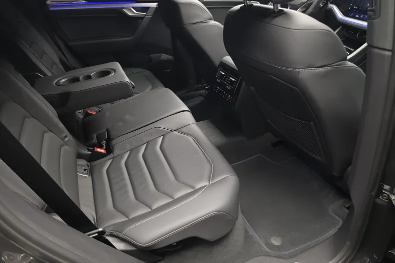 Volkswagen Touareg din 2022 cu 136.000 km - oferta VOL211950 - foto 26