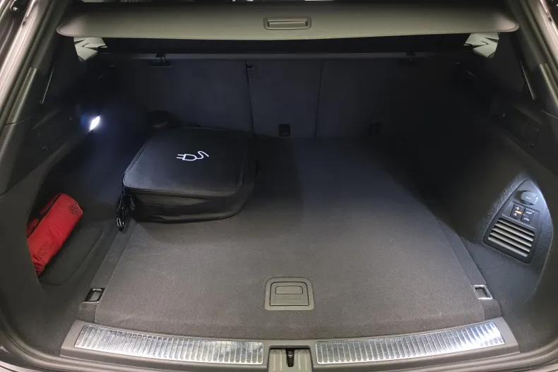 Volkswagen Touareg din 2022 cu 136.000 km - oferta VOL211950 - foto 28