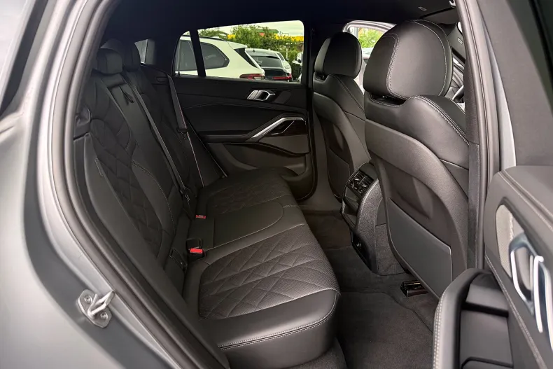 BMW X6 (Seria X) din 2024 cu 13.119 km - oferta BMW211953 - foto 26