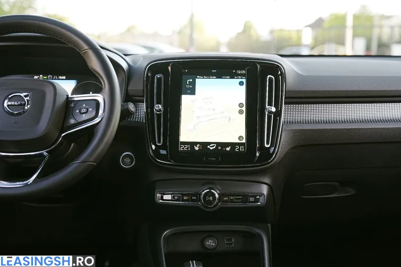 Volvo XC40 din 2022 cu 108.000 km - oferta VOL211992 - foto 11