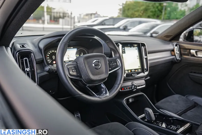 Volvo XC40 din 2022 cu 108.000 km - oferta VOL211992 - foto 12