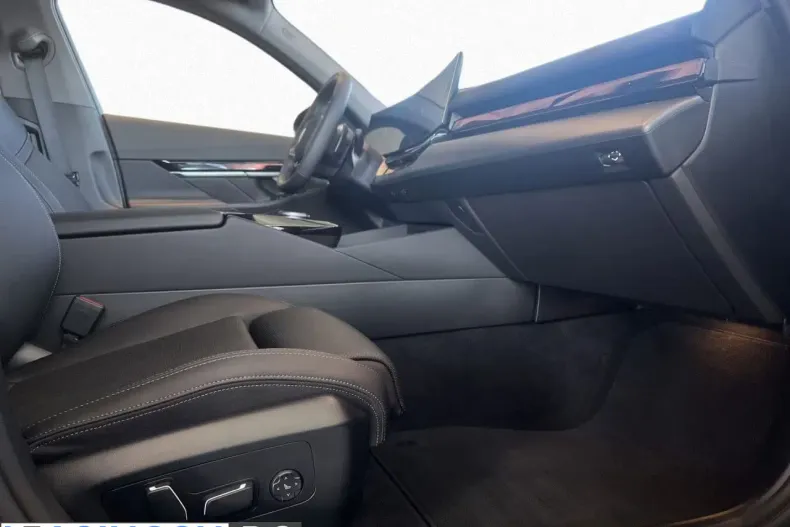 BMW 520d (Seria 5) din 2025 cu 4.376 km - oferta BMW212033 - foto 8