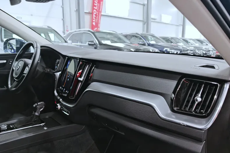 Volvo XC60 din 2020 cu 154.840 km - oferta VOL212037 - foto 11