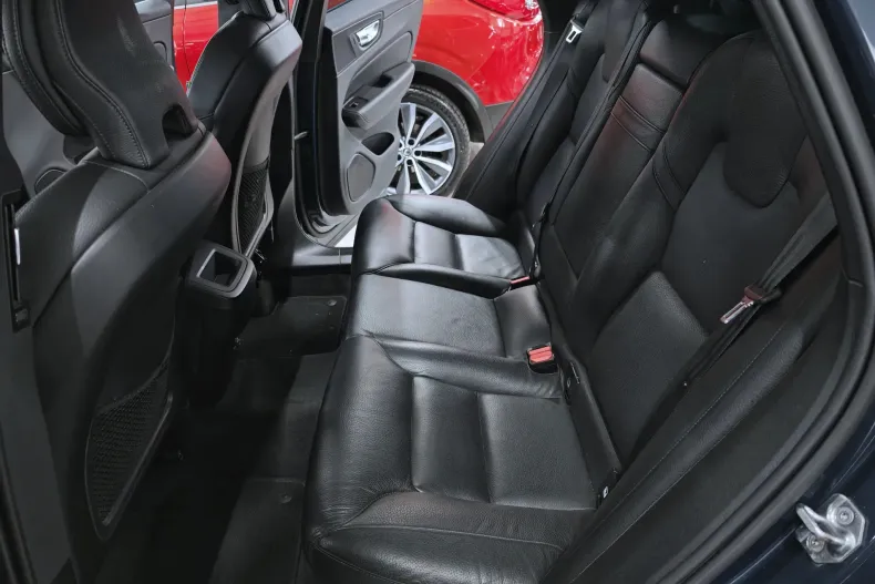 Volvo XC60 din 2020 cu 154.840 km - oferta VOL212037 - foto 25
