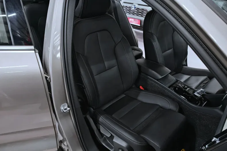 Volvo XC40 din 2021 cu 123.276 km - oferta VOL212041 - foto 9