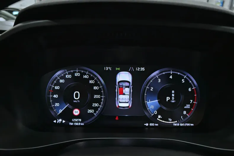 Volvo XC40 din 2021 cu 123.276 km - oferta VOL212041 - foto 21