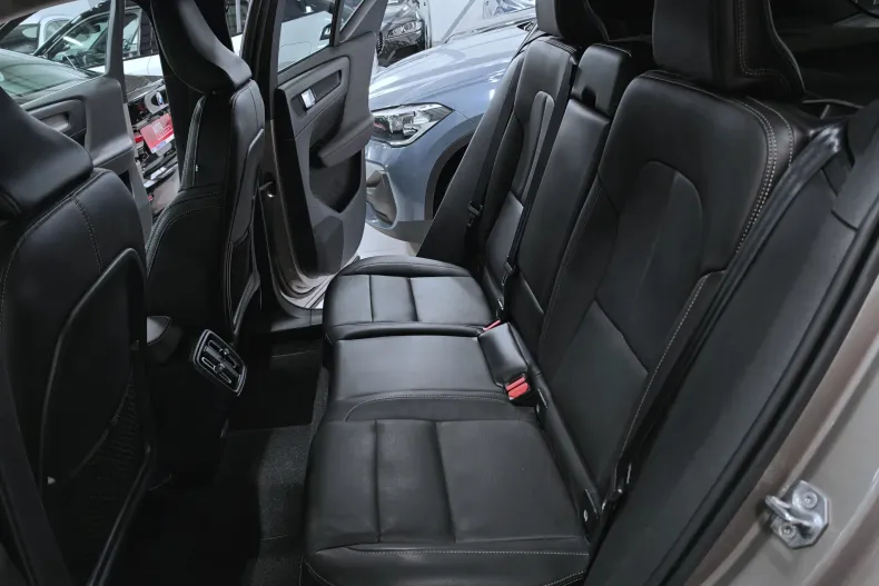 Volvo XC40 din 2021 cu 123.276 km - oferta VOL212041 - foto 26