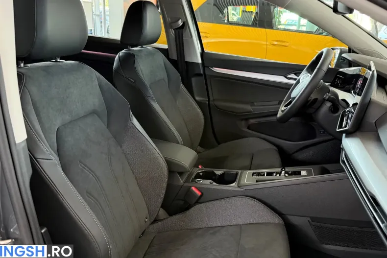 Volkswagen Golf din 2026 cu 5 km - oferta VOL212050 - foto 6