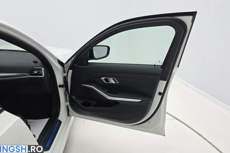 BMW 320i (Seria 3) din 2024 cu 42.106 km - oferta BMW212067 - foto 17