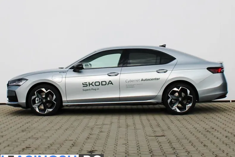 Skoda Superb din 2025 cu 5 km - oferta SKO212087 - foto 2