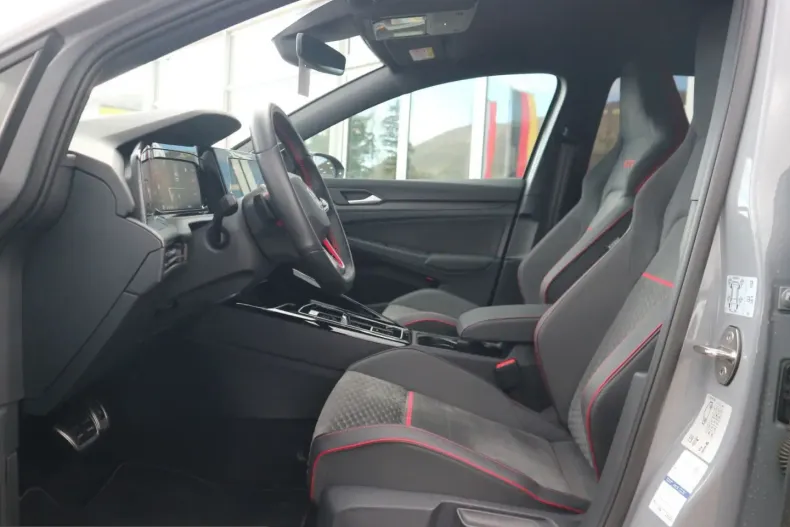 Volkswagen Golf din 2023 cu 38.900 km - oferta VOL212101 - foto 8