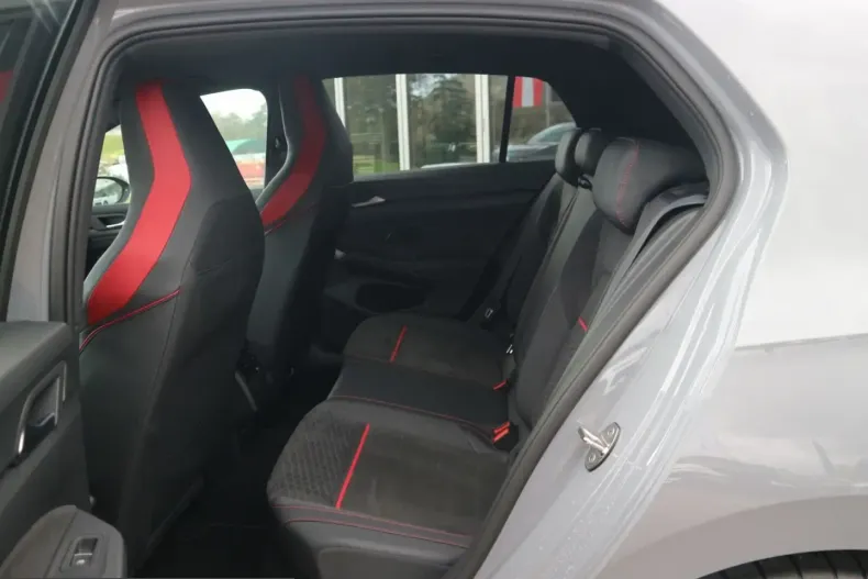 Volkswagen Golf din 2023 cu 38.900 km - oferta VOL212101 - foto 9