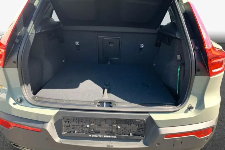 Volvo XC40 din 2025 cu 15.076 km - oferta VOL212106 - foto 9