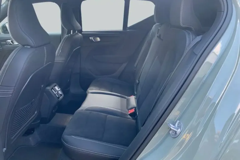Volvo XC40 din 2025 cu 15.076 km - oferta VOL212106 - foto 12
