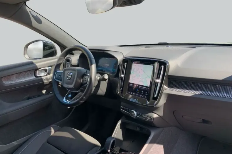 Volvo XC40 din 2025 cu 15.076 km - oferta VOL212106 - foto 16