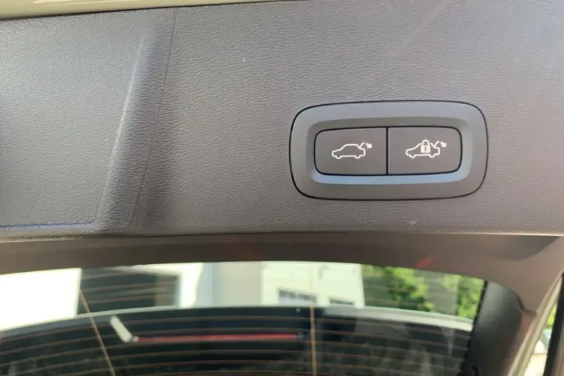 Volvo XC40 din 2025 cu 15.076 km - oferta VOL212106 - foto 22