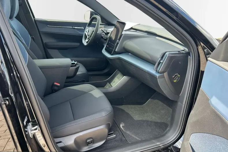 Volvo EX30 din 2025 cu 14.100 km - oferta VOL212107 - foto 3