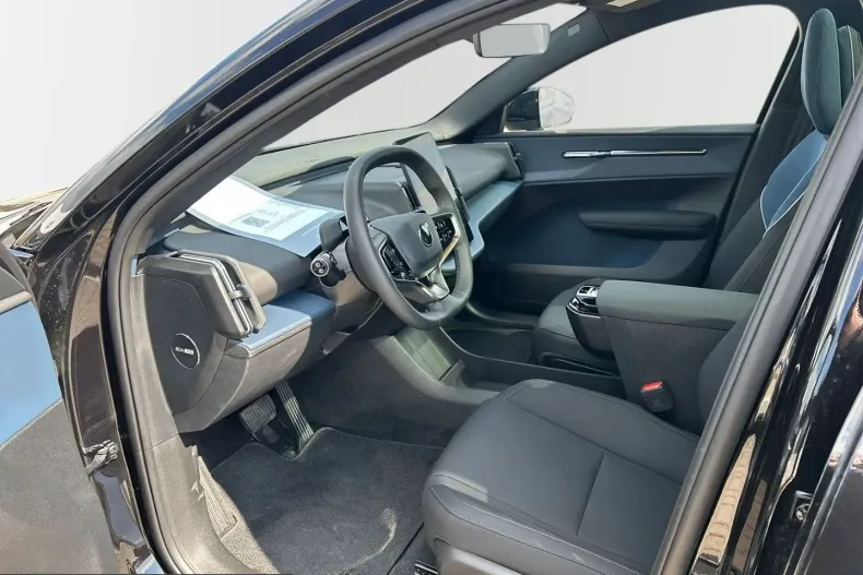 Volvo EX30 din 2025 cu 14.100 km - oferta VOL212107 - foto 10
