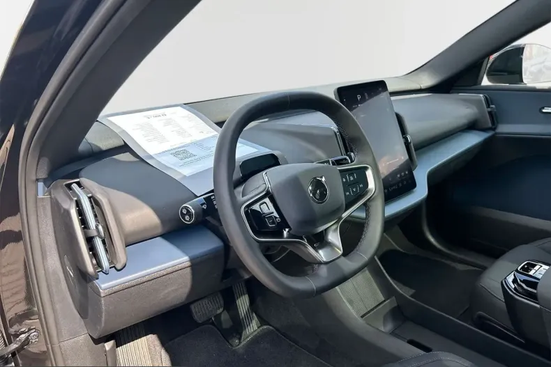 Volvo EX30 din 2025 cu 14.100 km - oferta VOL212107 - foto 14