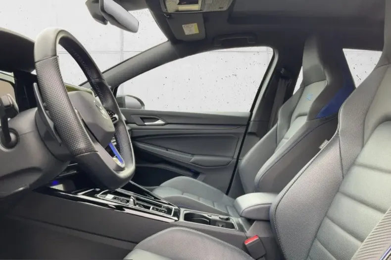 Volkswagen Golf din 2023 cu 21.438 km - oferta VOL212112 - foto 8