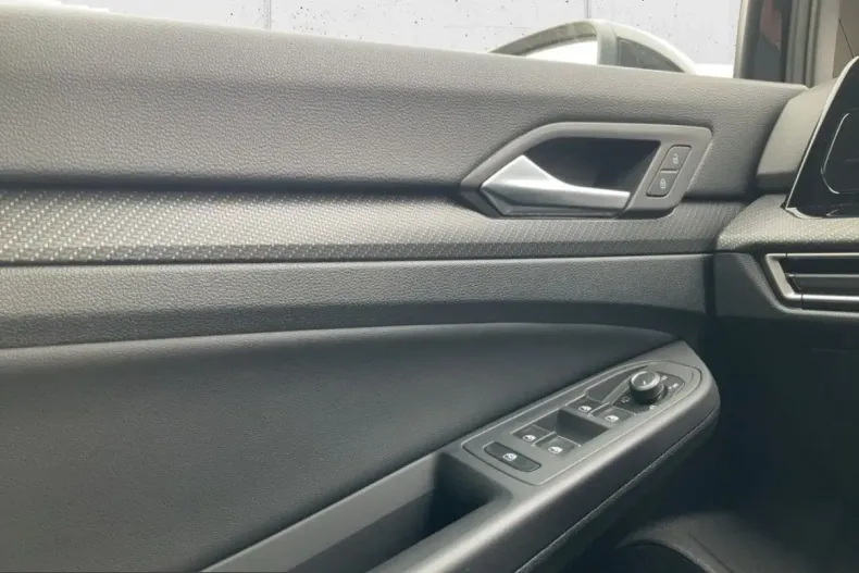 Volkswagen Golf din 2023 cu 21.438 km - oferta VOL212112 - foto 17