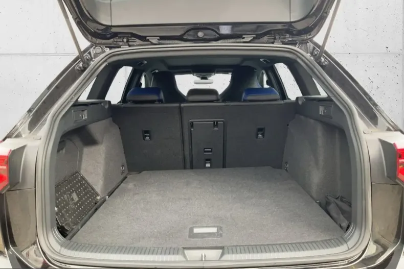 Volkswagen Golf din 2023 cu 21.438 km - oferta VOL212112 - foto 18