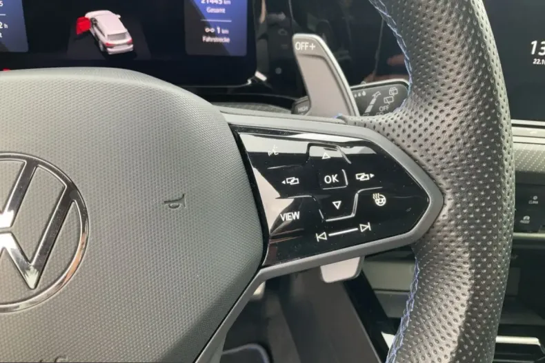 Volkswagen Golf din 2023 cu 21.438 km - oferta VOL212112 - foto 22