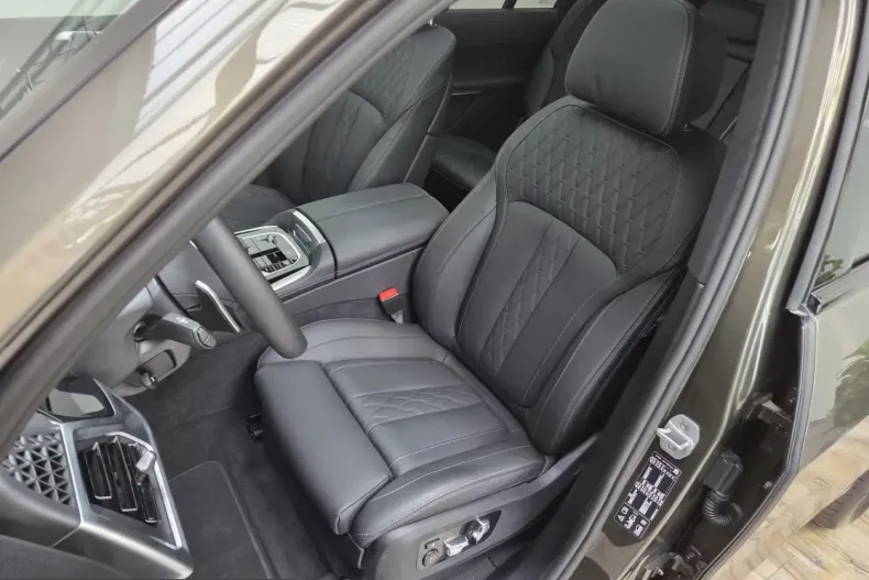 BMW X7 (Seria X) din 2025 cu 6.923 km - oferta BMW212114 - foto 15